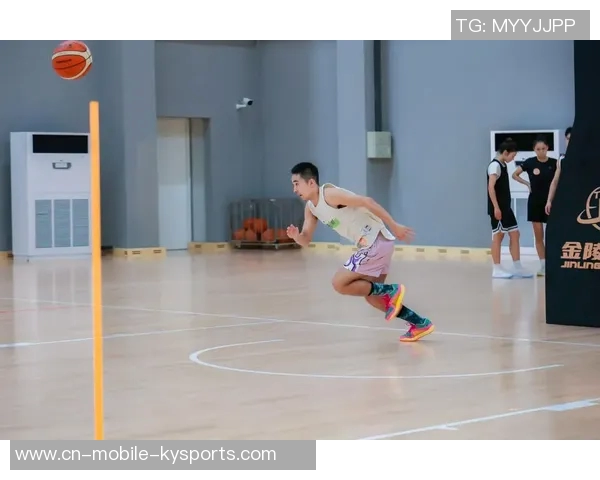 KD各区域投篮效率分析：篮下中投及三分表现全面解析